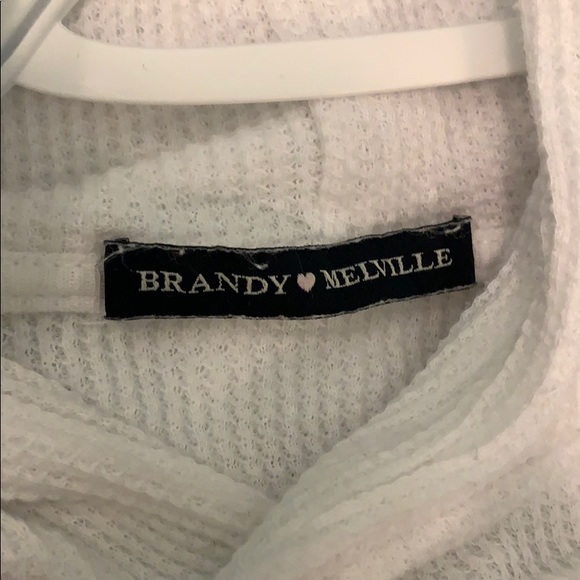 White Brandy Melville long sleeve - Picture 3 of 3